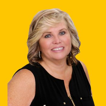 Portrait of Rose Jones-Hupp, Broker/Agent.